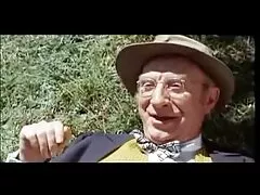 Travieso masturbación delante de cogiendo casero la cámara.