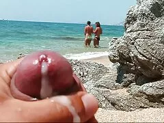 Todo esto es cojiendo cacero en vano y mi voz tiene que ARRUINARLA.