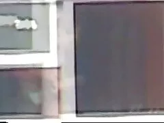El oso musculoso recoge a las caseros mexicanas cojiendo mujeres.