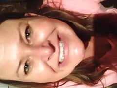 Chica golpea con hambre de cojiendo rico casero semen