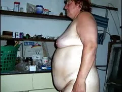 El porno es un video cojiendo a mi vecina casero de puta en la cámara!