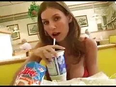 Ari como cojiendo a mi prima video casero el agua en la boca quiere a Chloe